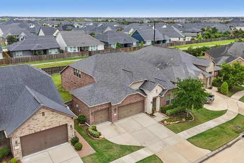Homes For Sale - 5635 Ivory Cove Lane<br/> Fulshear, TX 77441