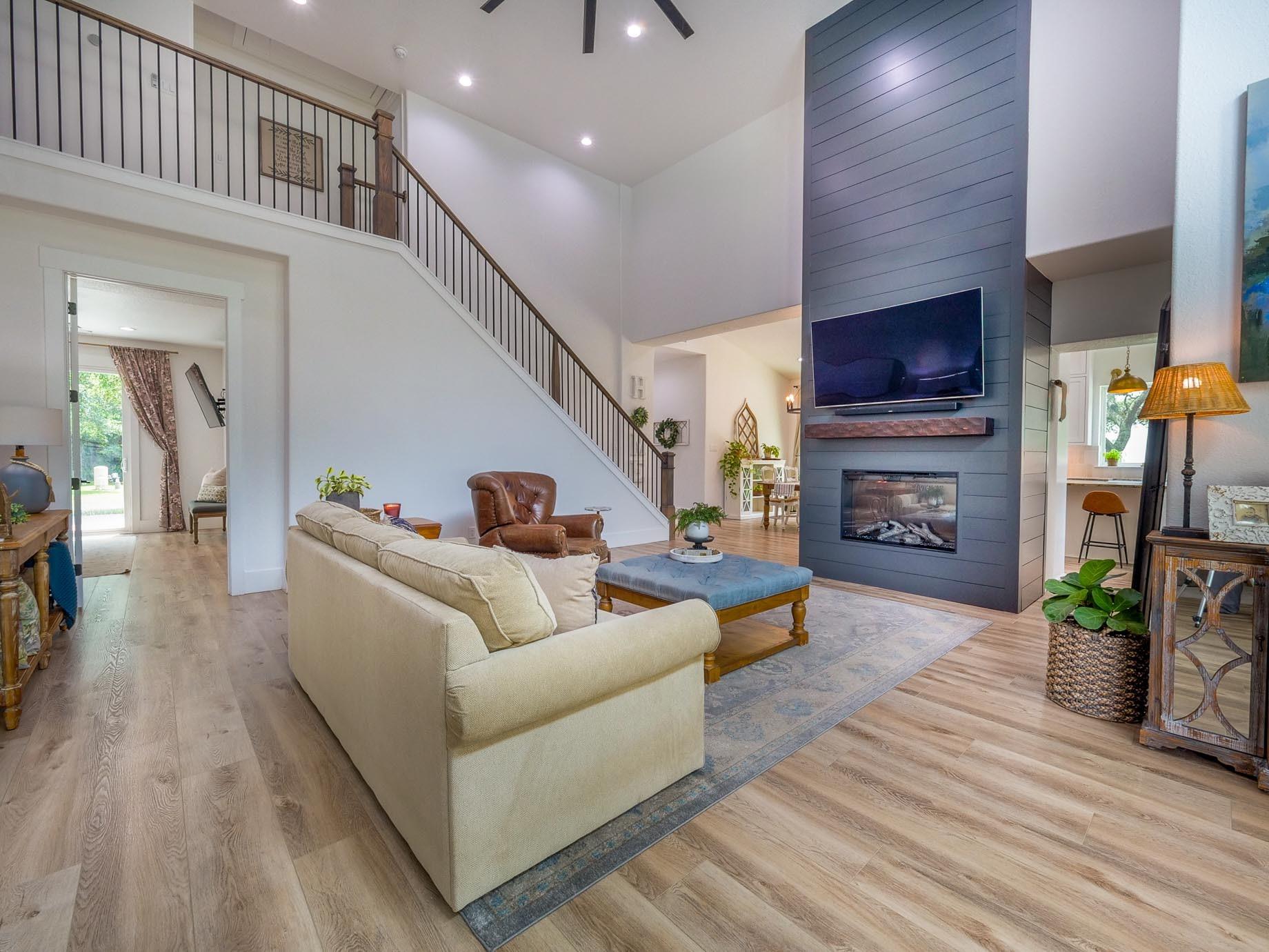 25824 Navajo Place Drive