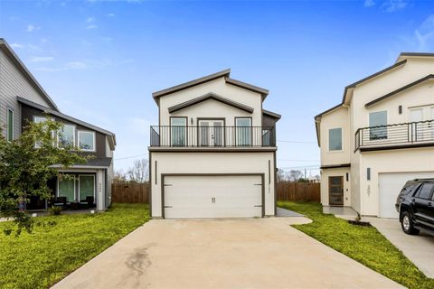 Homes For Sale - 9202 Buffum Street<br/> Houston, TX 77051