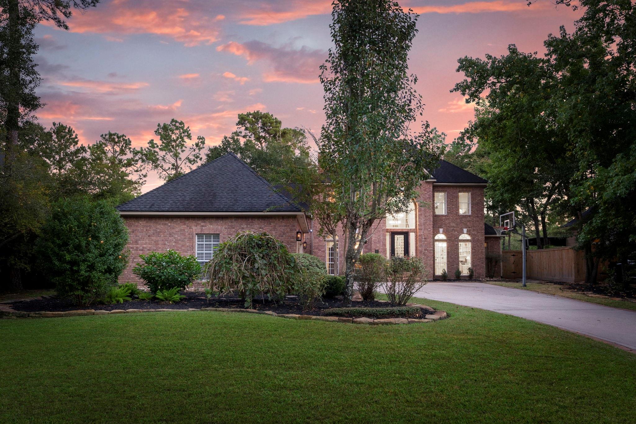 10 E Lakemist Circle