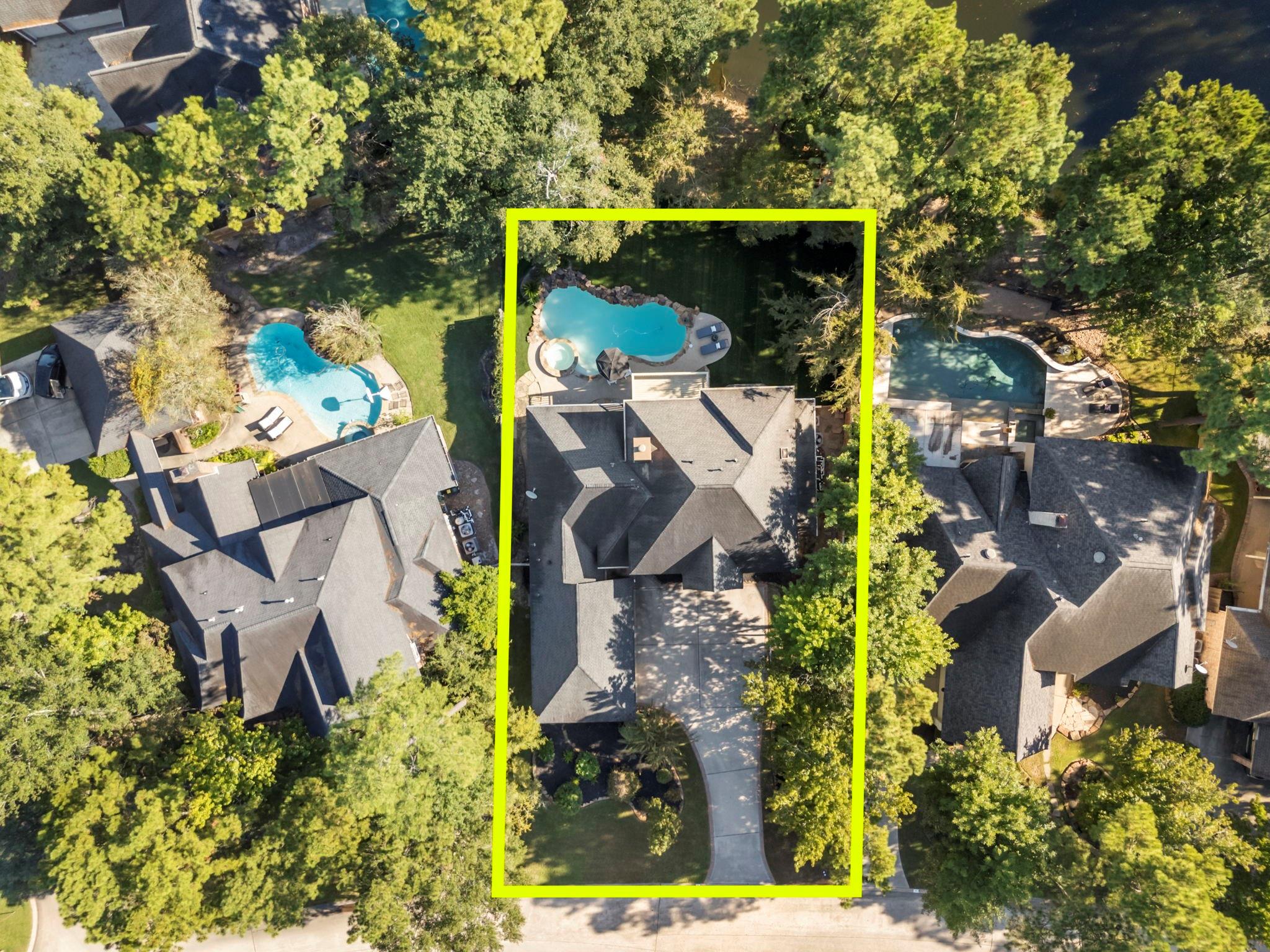 10 E Lakemist Circle