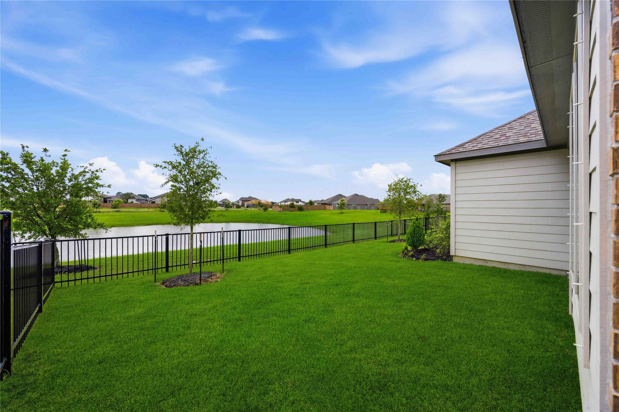 2512 Seneca Lake