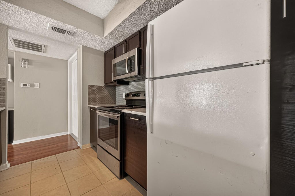 Photo of 2818 S Bartell Drive #13, Houston, TX 77054 (MLS # 20672030)