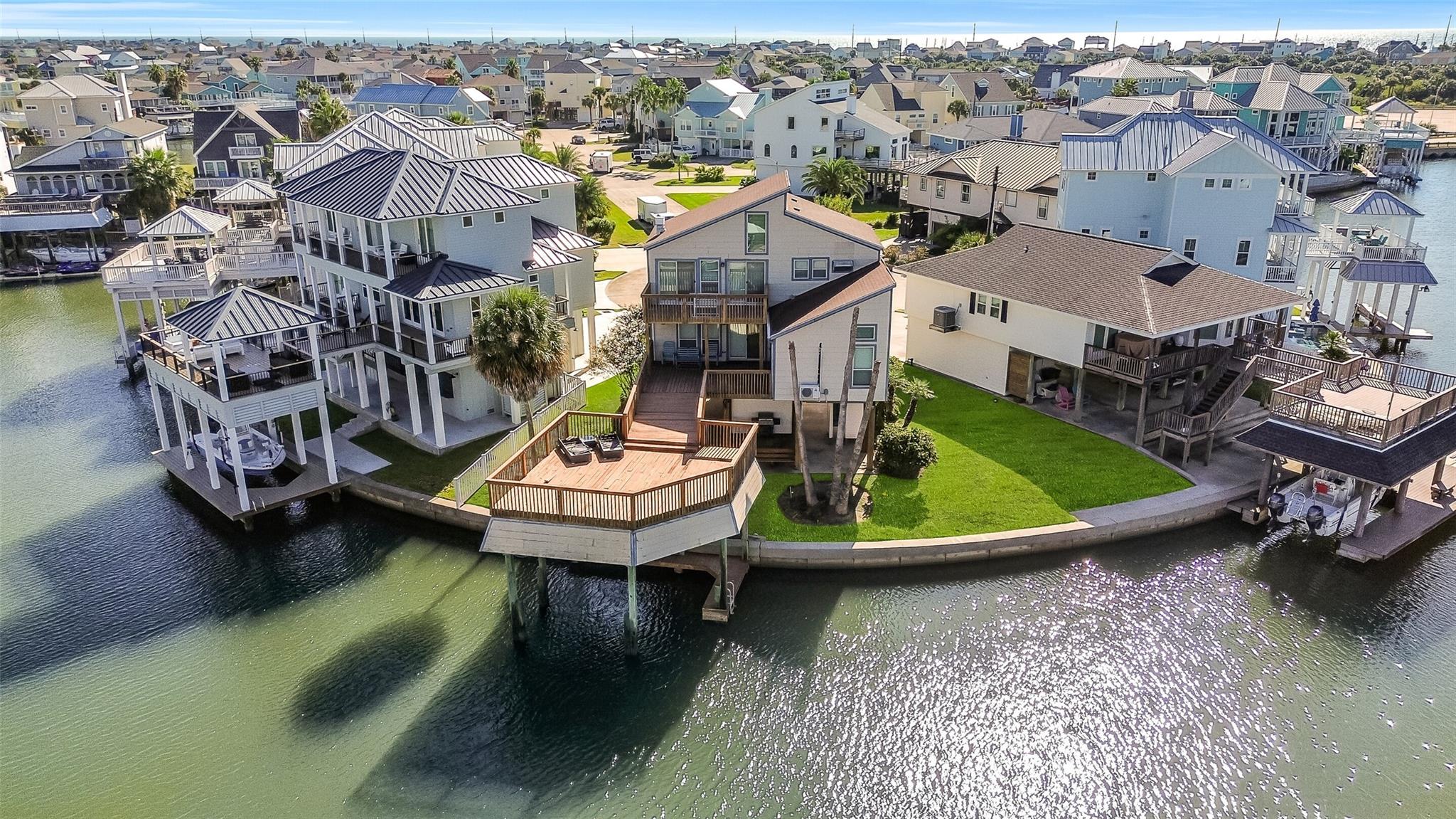 3902 Island Court
