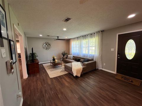 Tiny photo for 749 County Road 774, Buna, TX 77612 (MLS # 9179905)