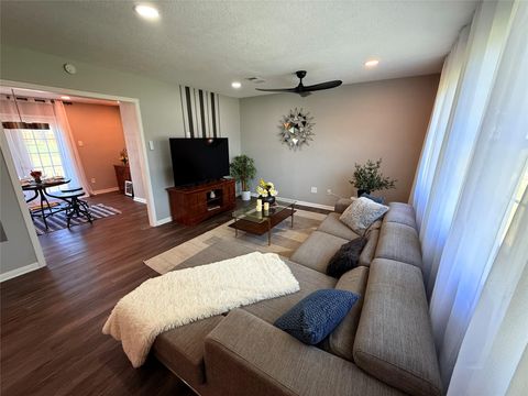 Tiny photo for 749 County Road 774, Buna, TX 77612 (MLS # 9179905)