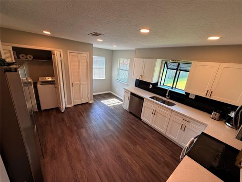 Tiny photo for 749 County Road 774, Buna, TX 77612 (MLS # 9179905)