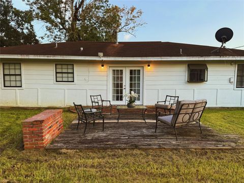 Photo of 749 County Road 774, Buna, TX 77612 (MLS # 9179905)