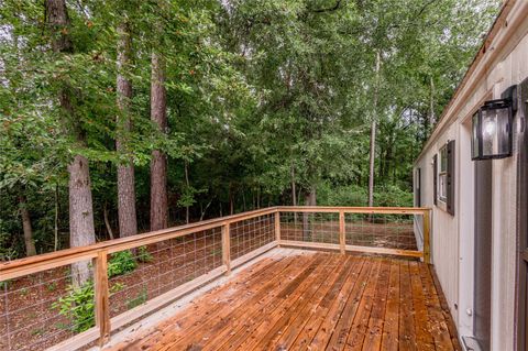 Photo of 352 Cherokee Lane, Onalaska, TX 77360 (MLS # 95286530)