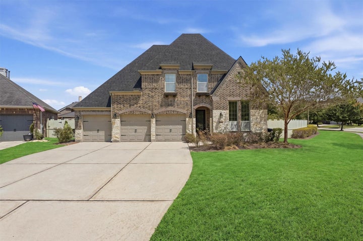 Photo 1 of 47 — 9952 Downey Emerald Drive, Conroe, TX 77385