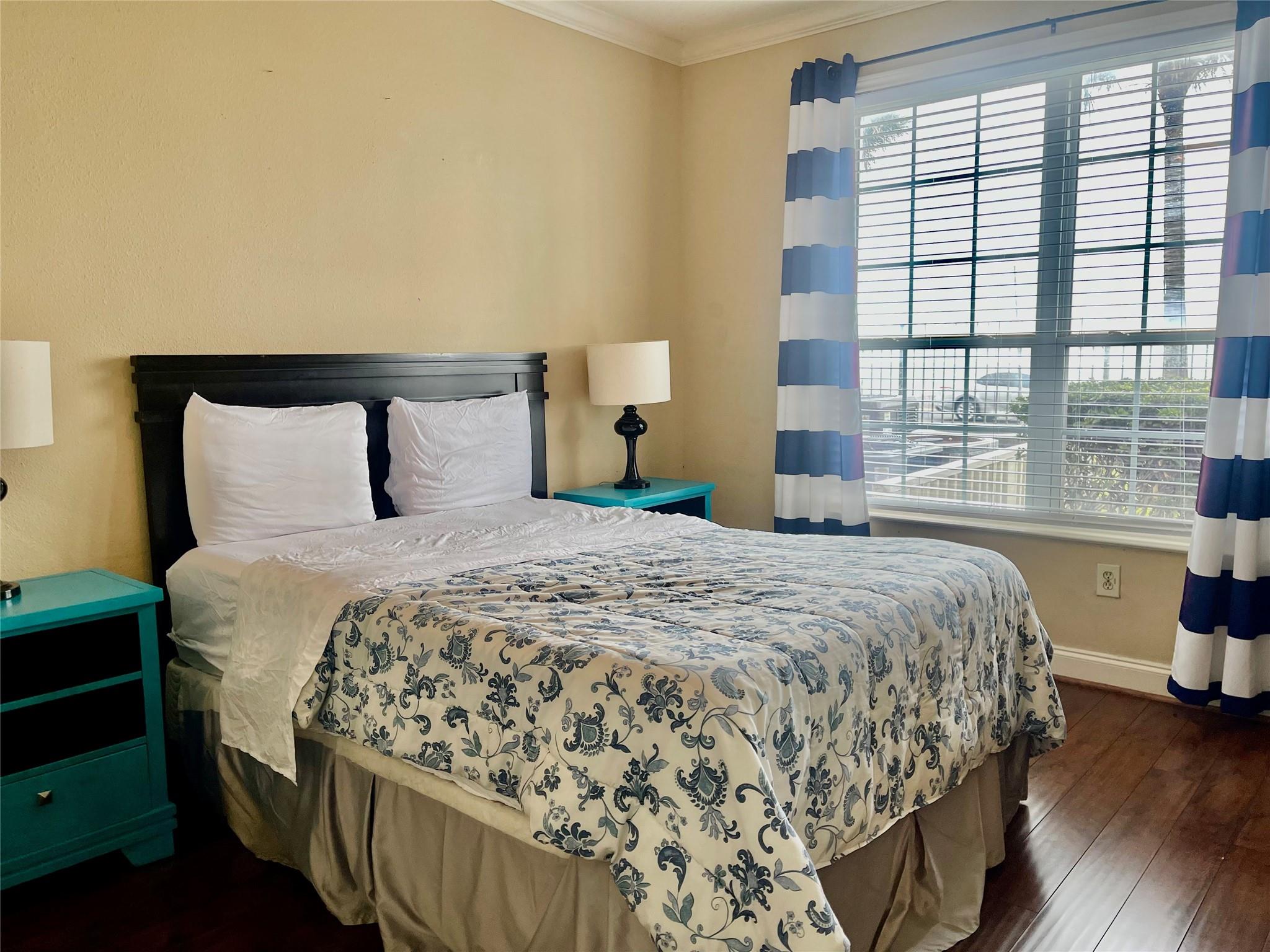 7000 Seawall Blvd 215
