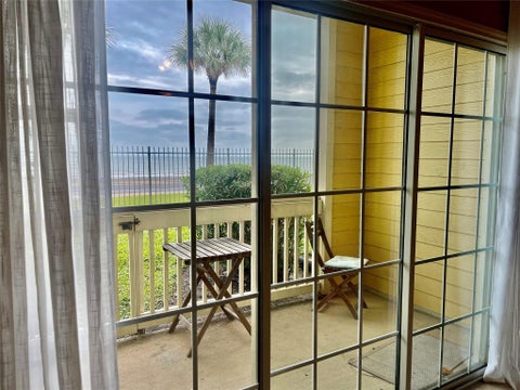 Townhouse For Sale - 7000 Seawall Blvd Blvd #215<br/> Galveston, TX 77551