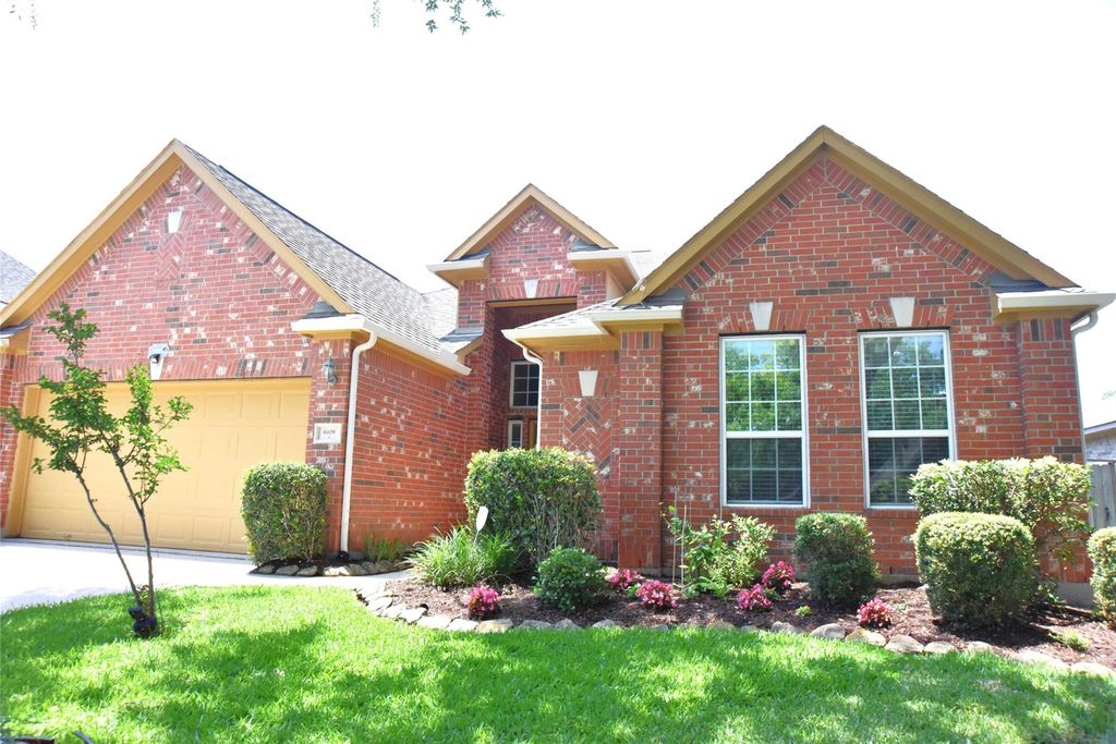 Photo of 6109 Castle Peak Lane LN, League City, TX 77573 (MLS # 2507127)