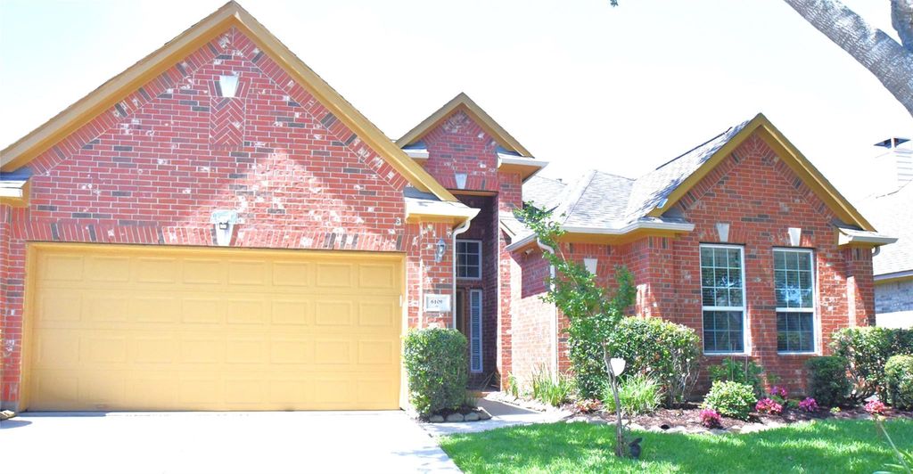 Photo of 6109 Castle Peak Lane LN, League City, TX 77573 (MLS # 2507127)