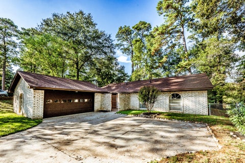 Photo of 323 Park Hill Street, Huntsville, TX 77340 (MLS # 82621676)