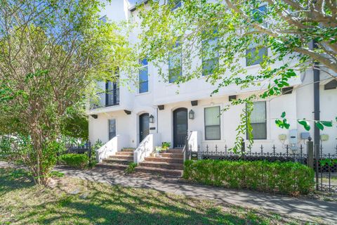 Photo of 2426 Bevis Street, Houston, TX 77008 (MLS # 67843093)