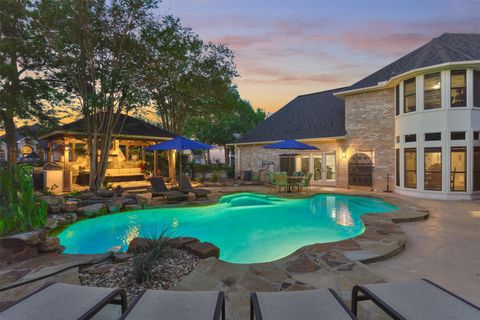 Photo of 609 Edgewood Drive, Montgomery, TX 77356 (MLS # 33559456)