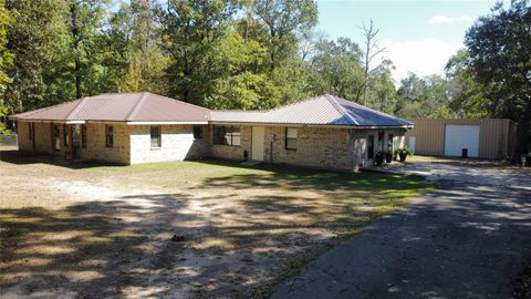 Photo of 431 Ridgewood Drive, Shepherd, TX 77371 (MLS # 72259531) Photo of 431 Ridgewood Drive, Shepherd, TX 77371 (MLS # 72259531)