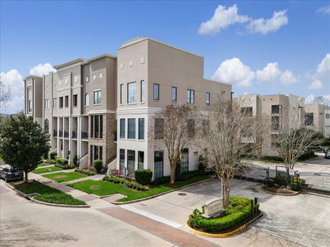 Photo of 1416 Lake Pointe Parkway, Sugar Land, TX 77478 (MLS # 20642481)