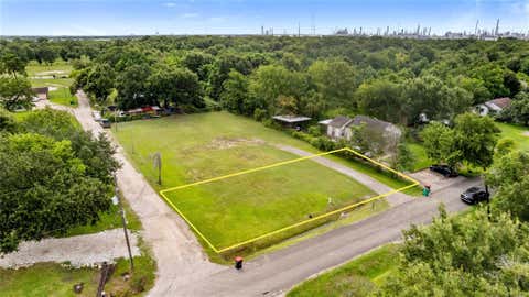 Photo of 5006 Middleton ST, Baytown, TX 77520 (MLS # 84185149)