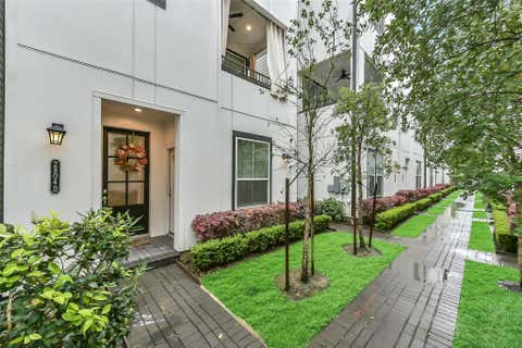 Photo of 2804 Grand Fountains Drive #D, Houston, TX 77054 (MLS # 67356091)
