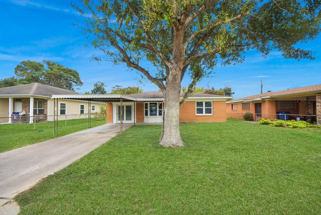 Photo of 6214 Diamond Court, Texas City, TX 77591 (MLS # 28891347)