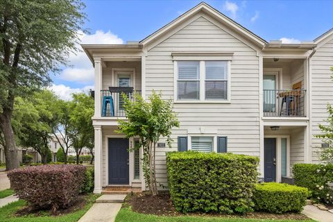 Photo of 922 W Heights Hollow Lane W, Houston, TX 77007 (MLS # 6329584)