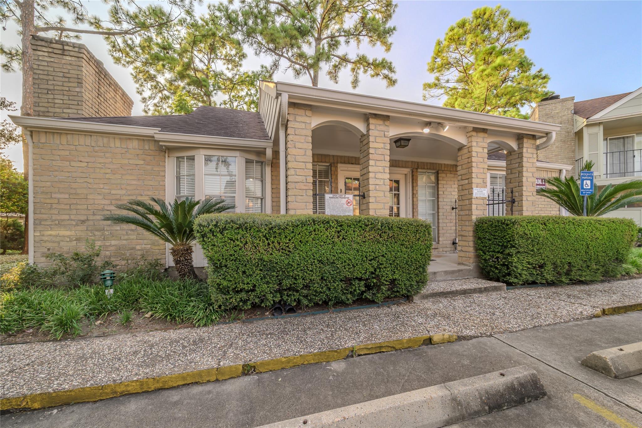 Houston, Texas 77063, United States, 1 Bedroom Bedrooms, ,1 BathroomBathrooms,Residential,Pending,211078