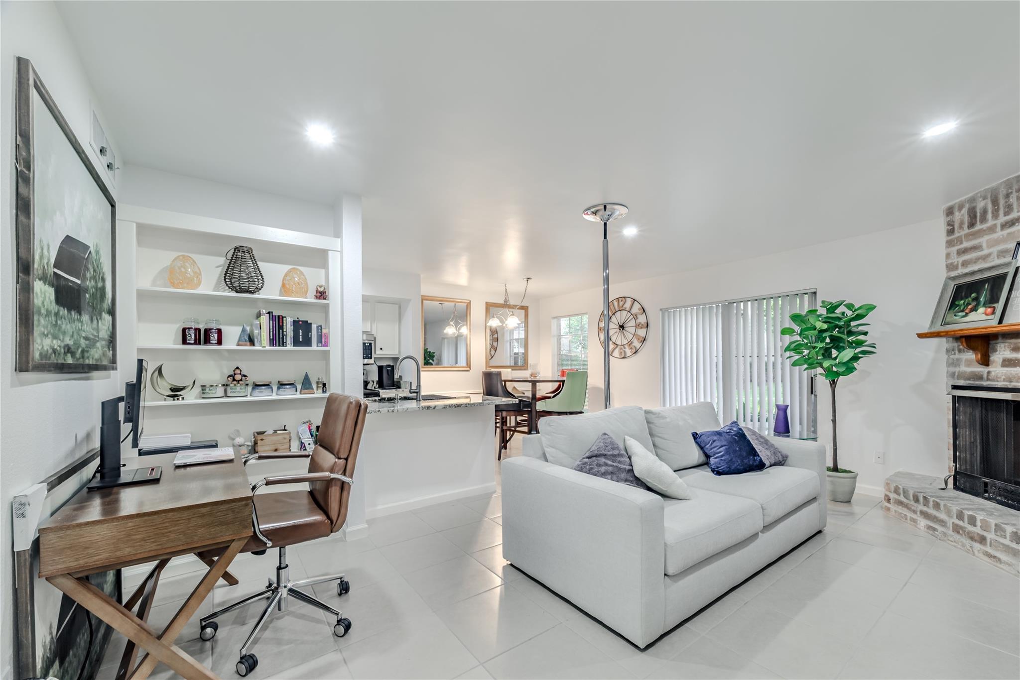 Houston, Texas 77063, United States, 1 Bedroom Bedrooms, ,1 BathroomBathrooms,Residential,Pending,211078