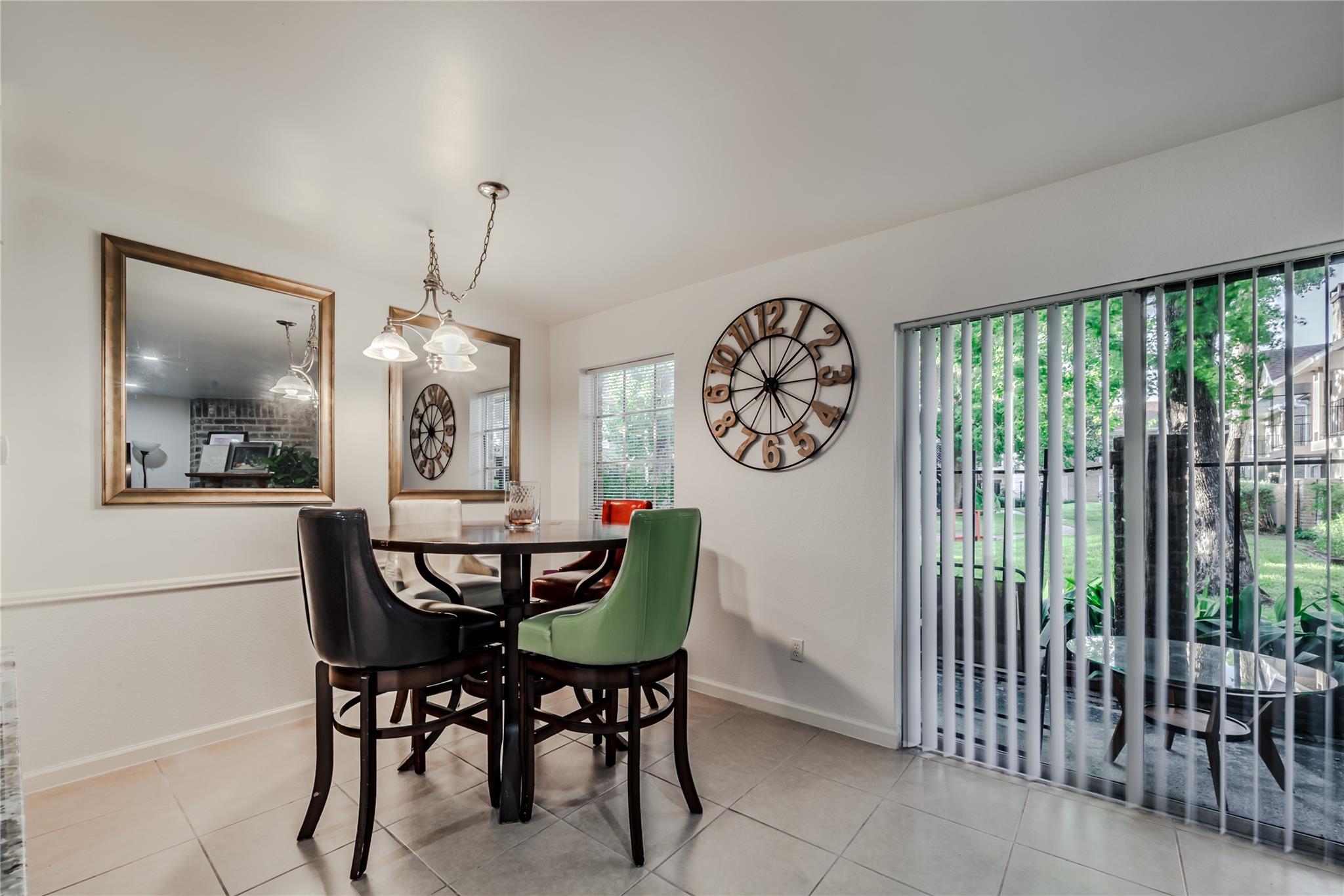 Houston, Texas 77063, United States, 1 Bedroom Bedrooms, ,1 BathroomBathrooms,Residential,Pending,211078