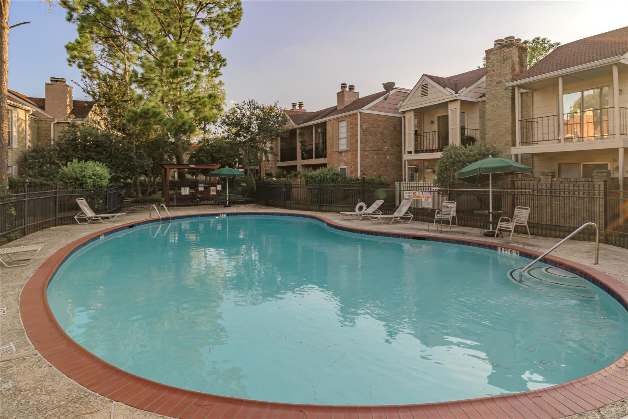 Houston, Texas 77063, United States, 1 Bedroom Bedrooms, ,1 BathroomBathrooms,Residential,Pending,211078