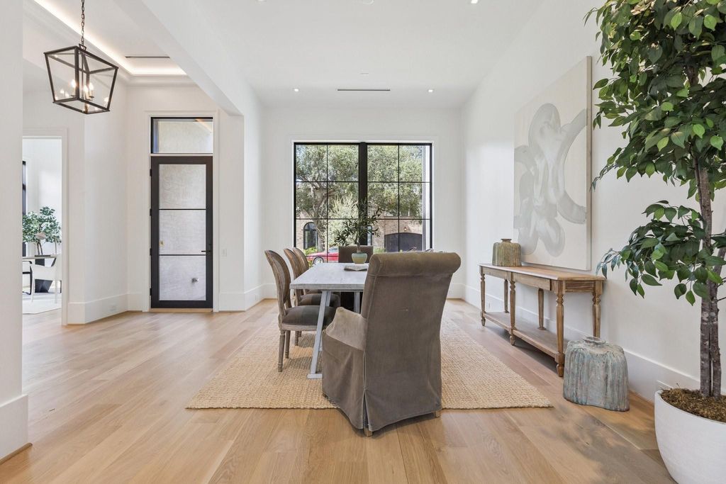 Photo of 2711 Eastgrove Lane, Houston, TX 77027 (MLS # 82063296)