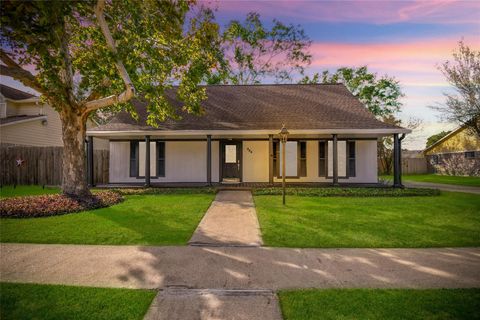 Photo of 534 Belwin Drive, Katy, TX 77450 (MLS # 74039552)