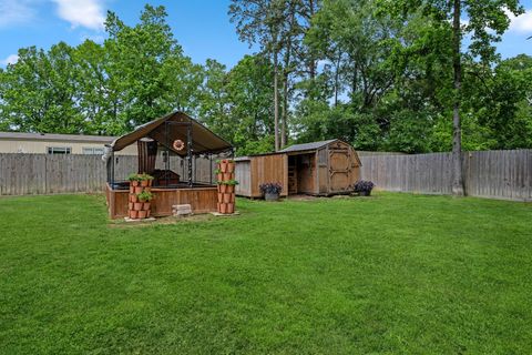 Tiny photo for 18 E Old Field Drive, Huffman, TX 77336 (MLS # 72762579)