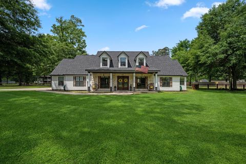 Photo of 18 E Old Field Drive, Huffman, TX 77336 (MLS # 72762579)