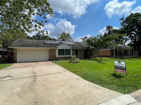 Photo of 8814 Birdwood Road, Houston, TX 77074 (MLS # 13603648)