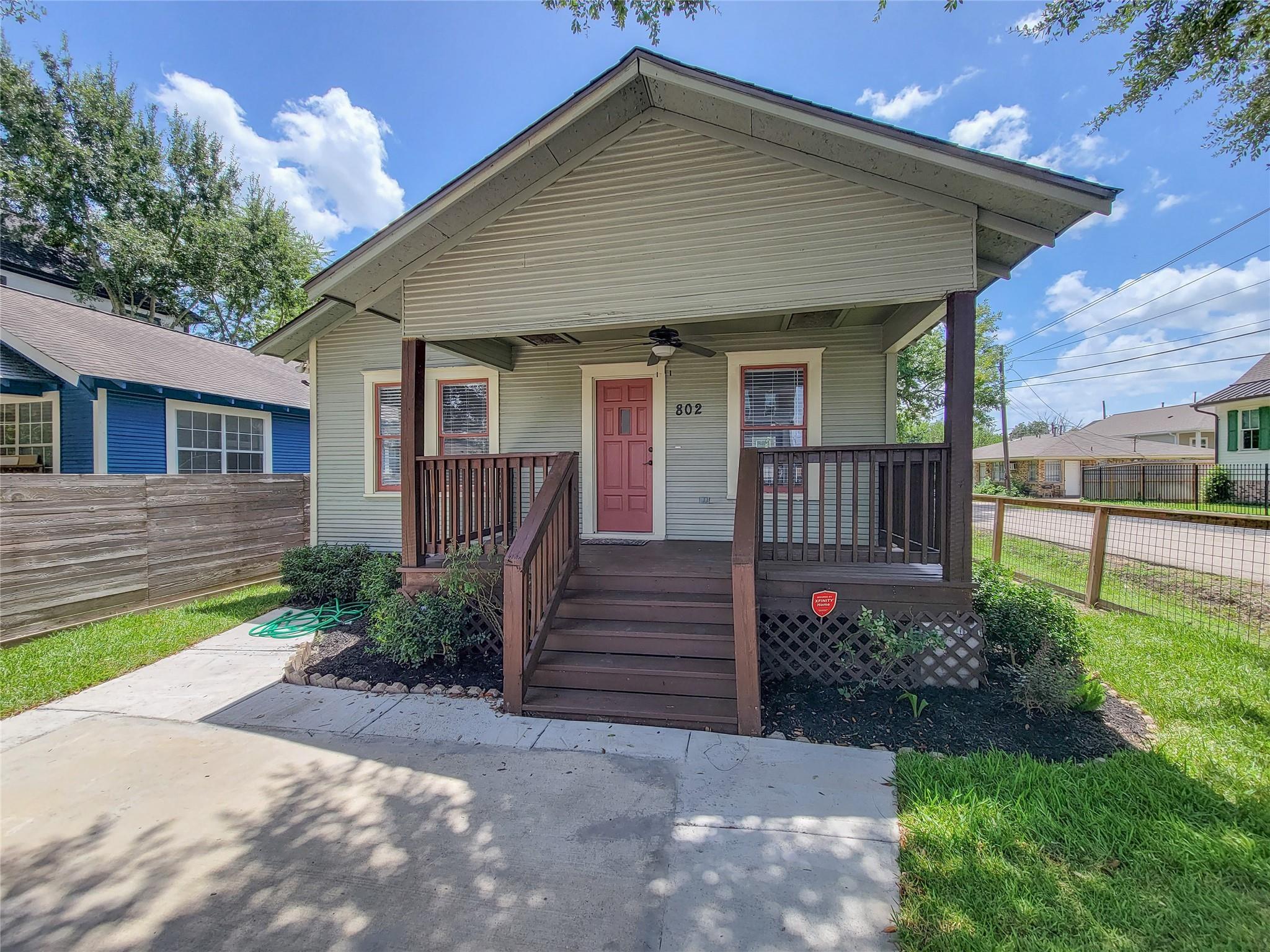802 E 39th