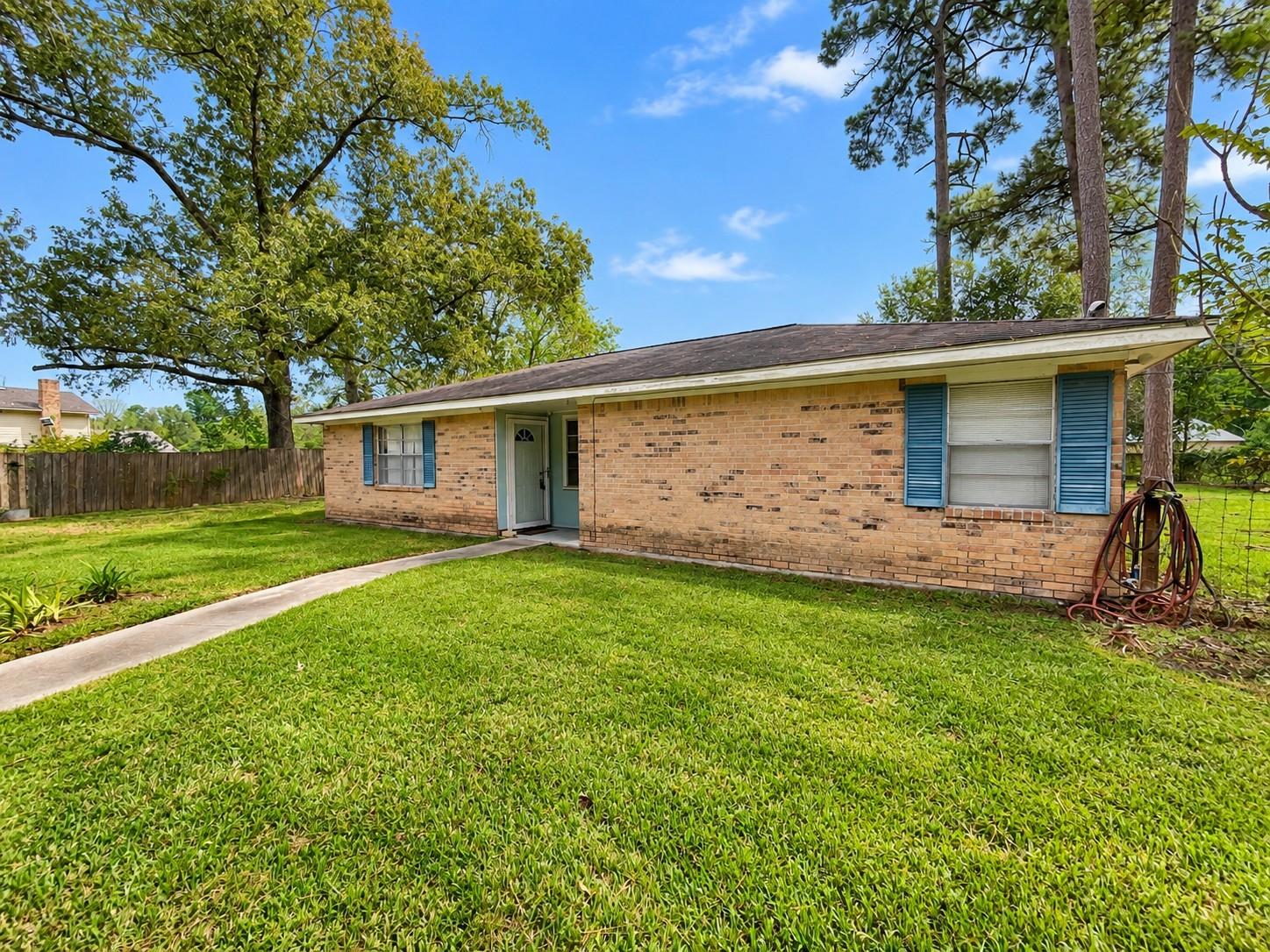 25708 W Forest Circle Lane