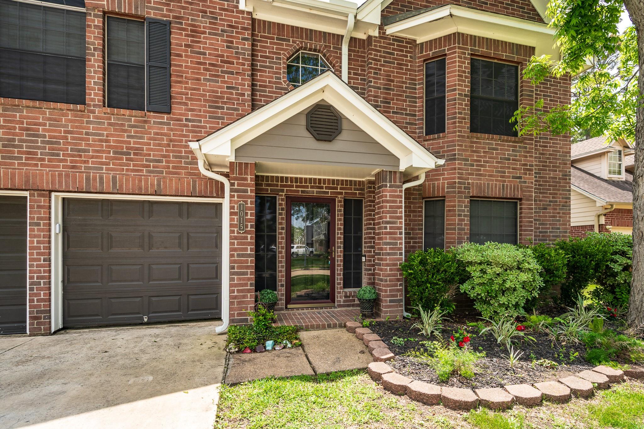 1015 Highlands Woods Drive