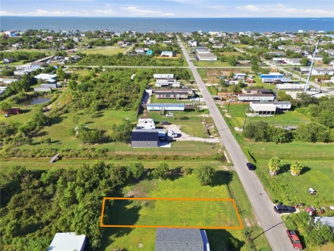 Photo of 31 16th Street, San Leon, TX 77539 (MLS # 28239616)