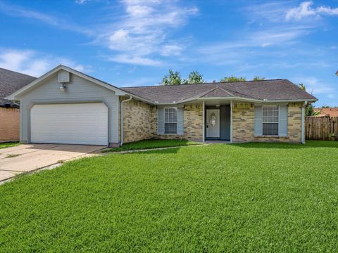 Photo of 2515 Northern Drive, League City, TX 77573 (MLS # 67395282)