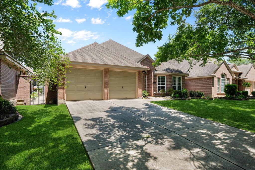 Photo of 2514 S Strathford Lane, Kingwood, TX 77345 (MLS # 38258891)