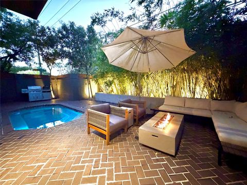 Tiny photo for 5454 John Dreaper Drive, Houston, TX 77056 (MLS # 97157689)