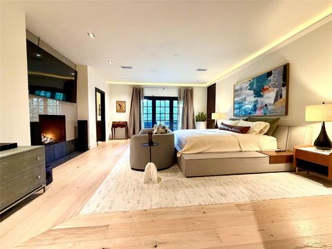 Tiny photo for 5454 John Dreaper Drive, Houston, TX 77056 (MLS # 97157689)