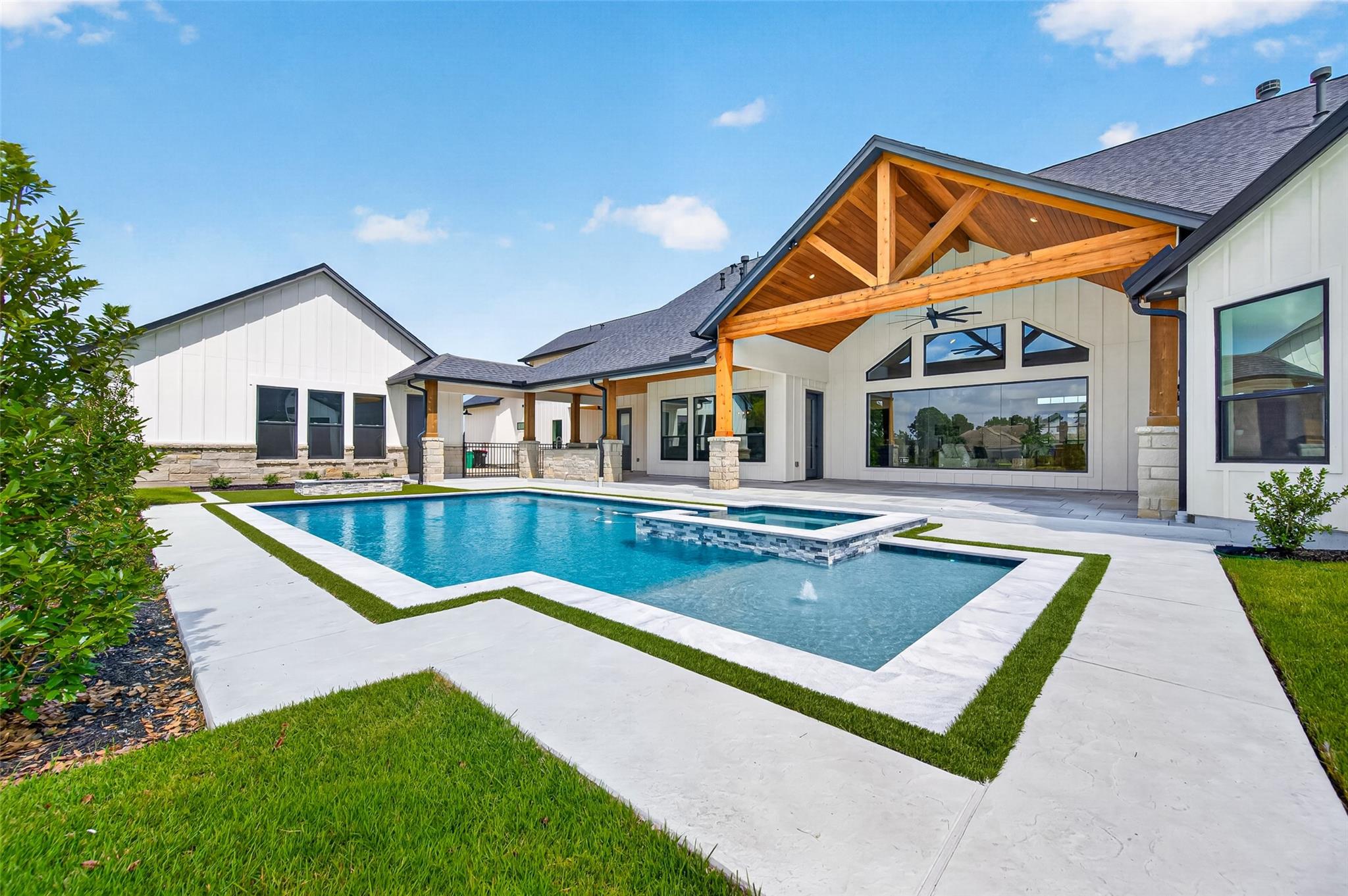 8 Little Sorrell Court