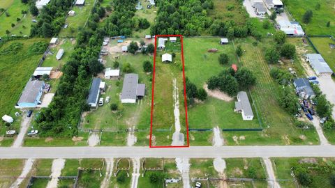 Photo of 771 County Road 3558, Cleveland, TX 77327 (MLS # 43657097) Photo of 771 County Road 3558, Cleveland, TX 77327 (MLS # 43657097)