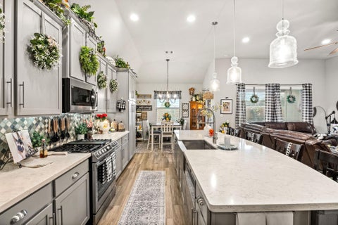 Tiny photo for 7510 Heather Arbor Trail, Pasadena, TX 77505 (MLS # 79625534)