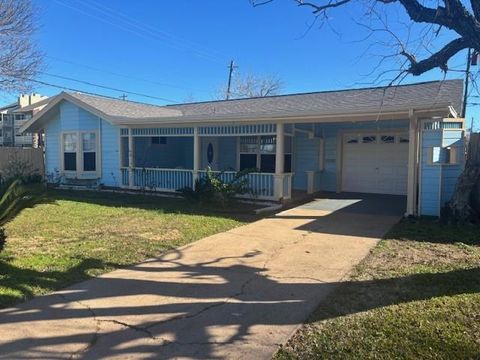 Photo of 101 Pompano Avenue, Galveston, TX 77550 (MLS # 18057279)