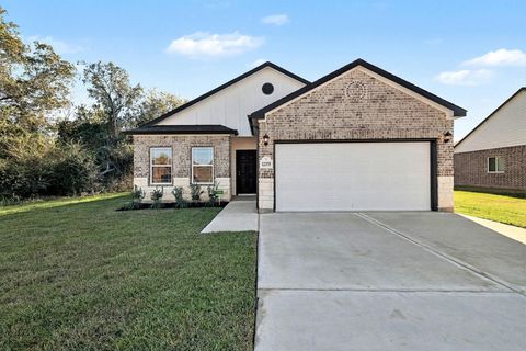 Photo of 12375 Pecan Drive, Willis, TX 77318 (MLS # 32920362)
