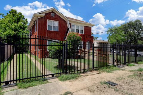 Tiny photo for 3002 Isabella Street, Houston, TX 77004 (MLS # 63709041)
